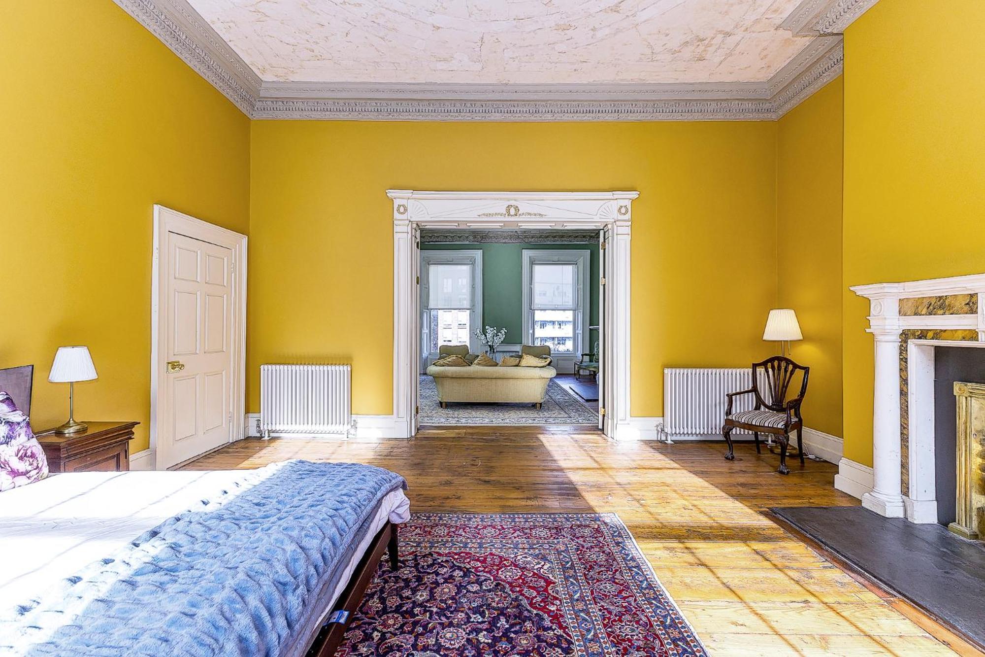 Munster Apartment , 7 Henrietta Street, Dublin City Centre Экстерьер фото