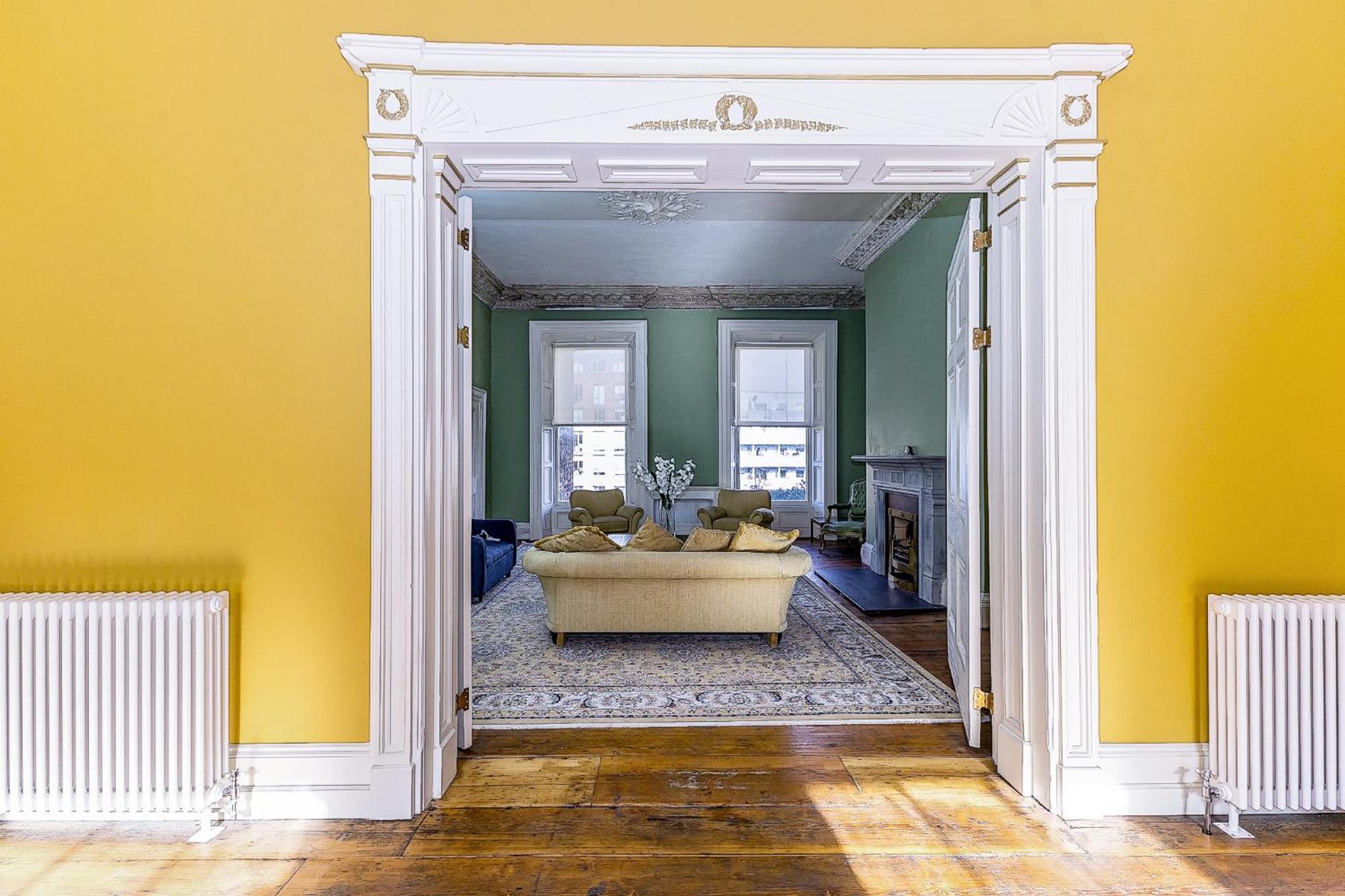 Munster Apartment , 7 Henrietta Street, Dublin City Centre Экстерьер фото